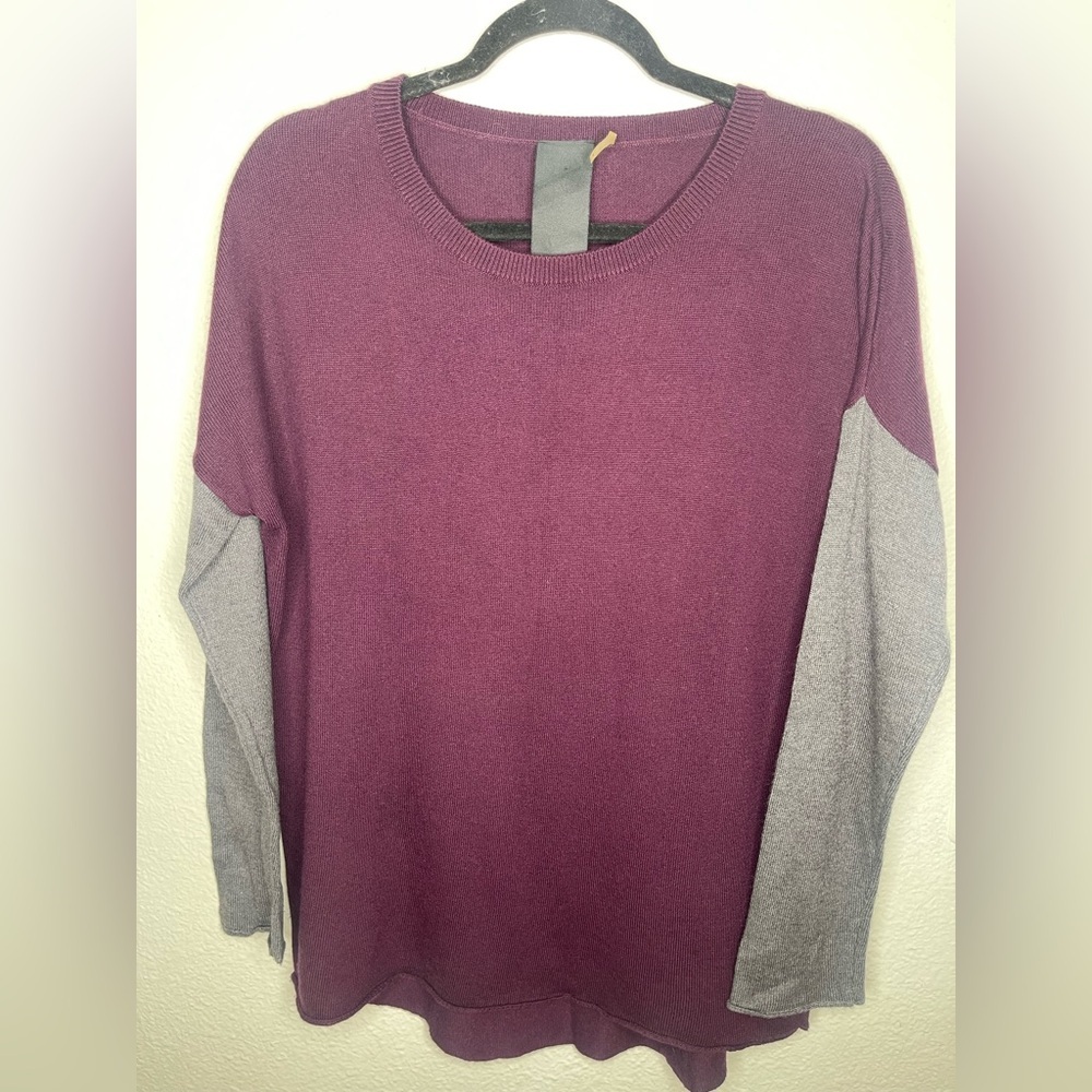 Heater by Bordeaux knit sweater size m